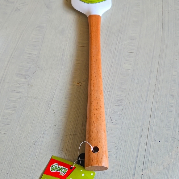 THE GRINCH KITCHEN GROUP - Picture 6 of 15